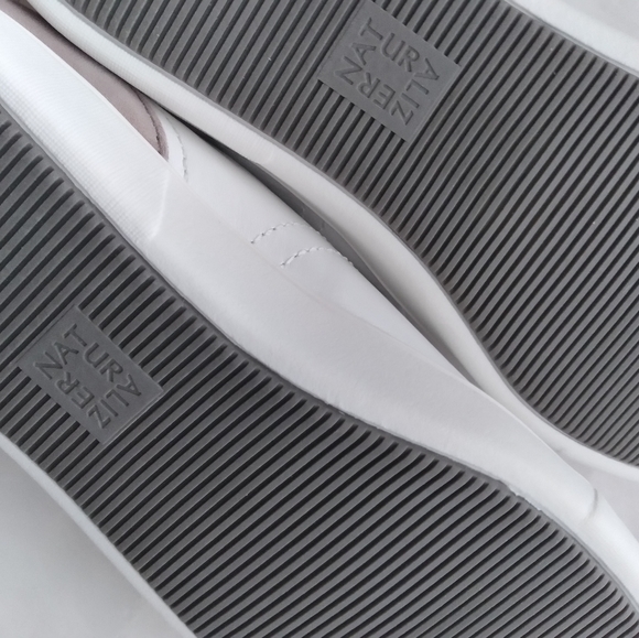 Naturalizer Morrison leather fashion white sneakers, 10 wide, good condition - Picture 5 of 16